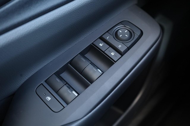 Toyota Prius Vehicle Image 17