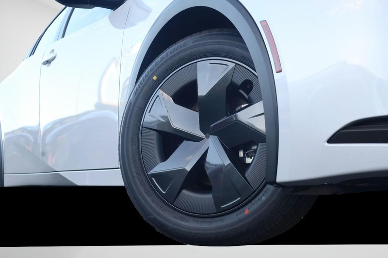 Toyota Prius Vehicle Image 03