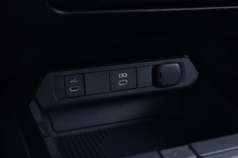 Toyota Prius Vehicle Image 14