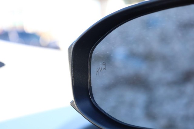 Toyota Prius Plug-In Hybrid Vehicle Image 21