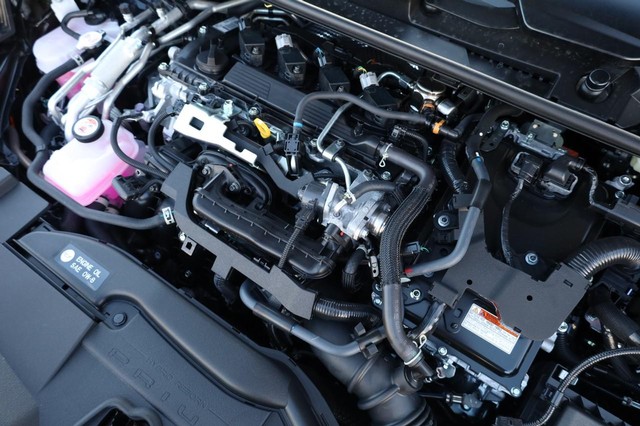 Toyota Prius Plug-In Hybrid Vehicle Image 26