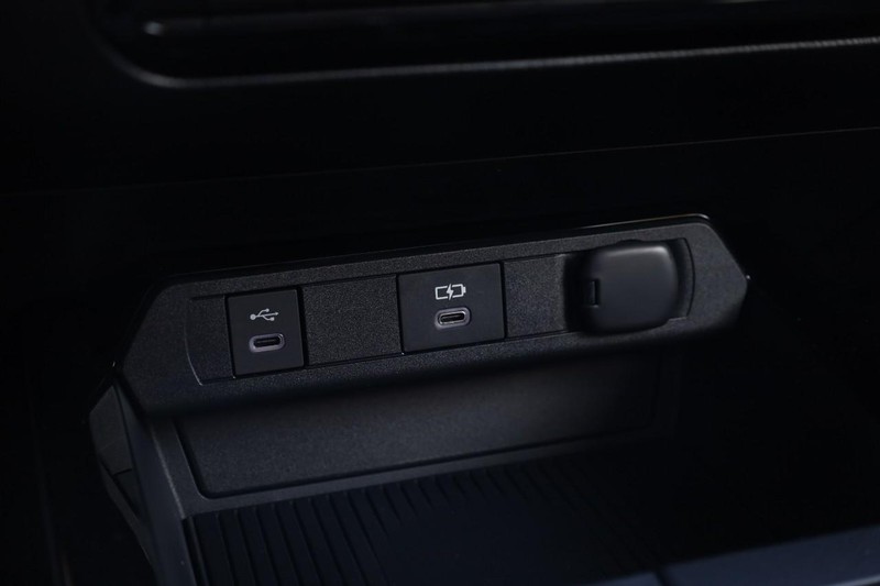 Toyota Prius Plug-In Hybrid Vehicle Image 16