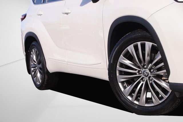 Toyota Highlander Vehicle Image 03