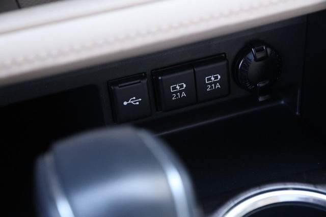 Toyota Highlander Vehicle Image 21