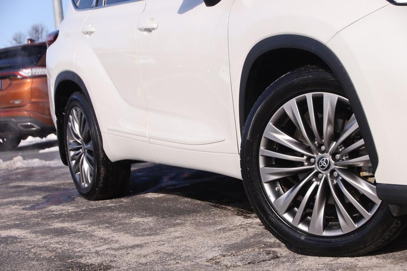 Toyota Highlander Vehicle Image 03