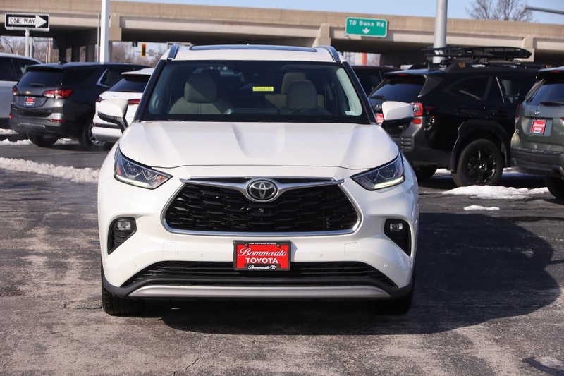 Toyota Highlander Vehicle Image 04