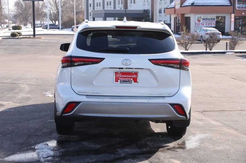 Toyota Highlander Vehicle Image 06