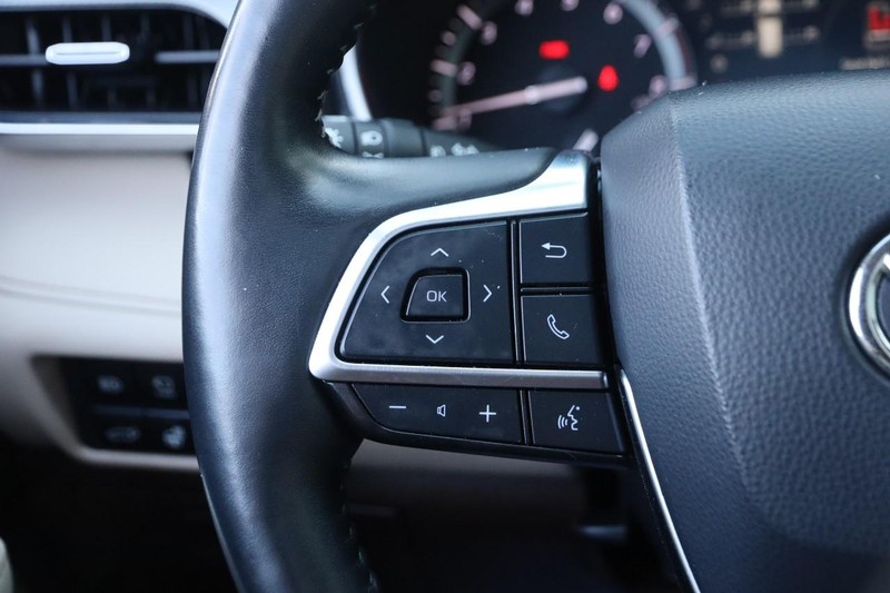 Toyota Highlander Vehicle Image 14