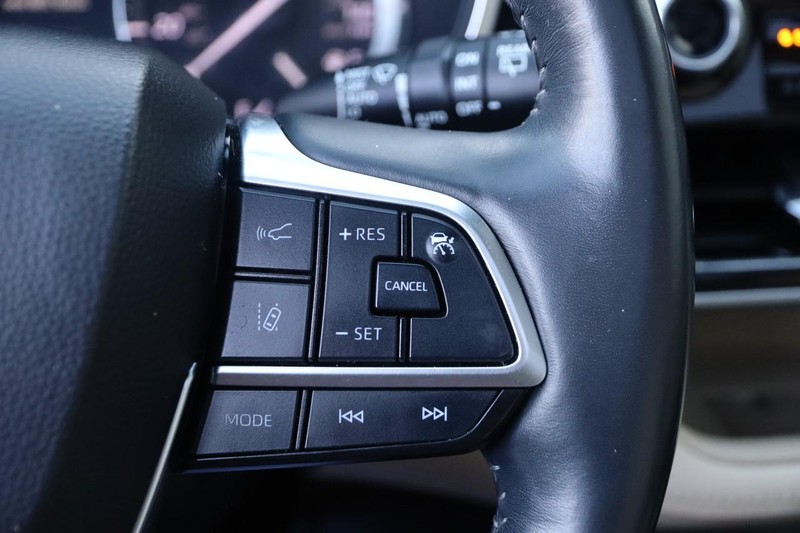 Toyota Highlander Vehicle Image 15