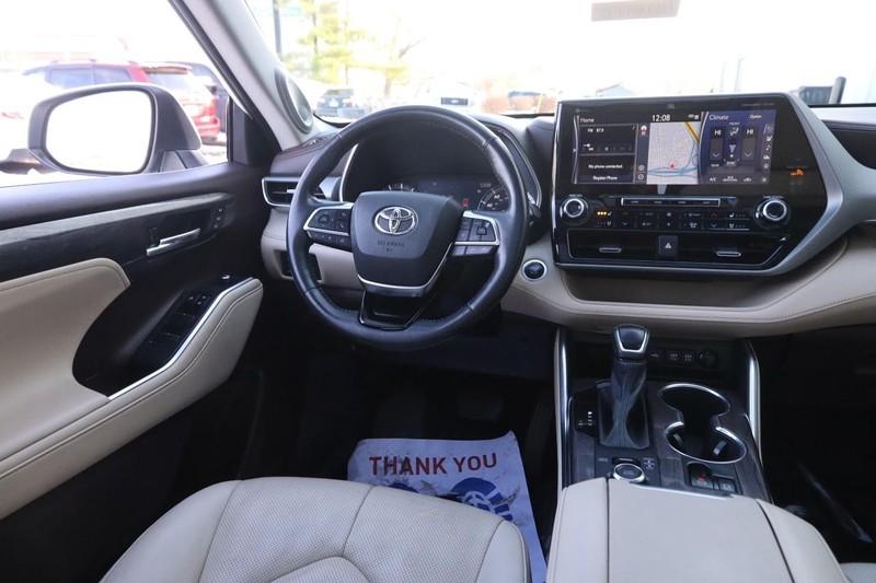 Toyota Highlander Vehicle Image 24