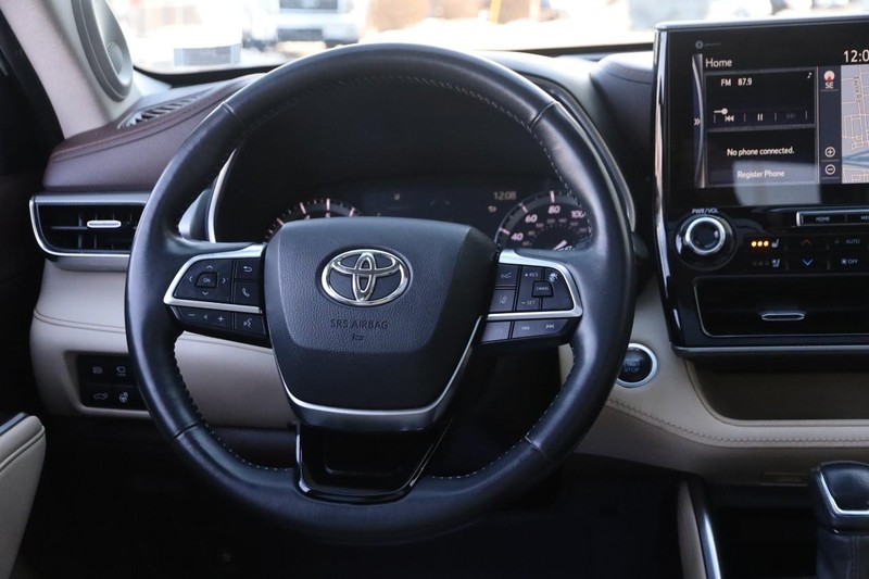 Toyota Highlander Vehicle Image 25