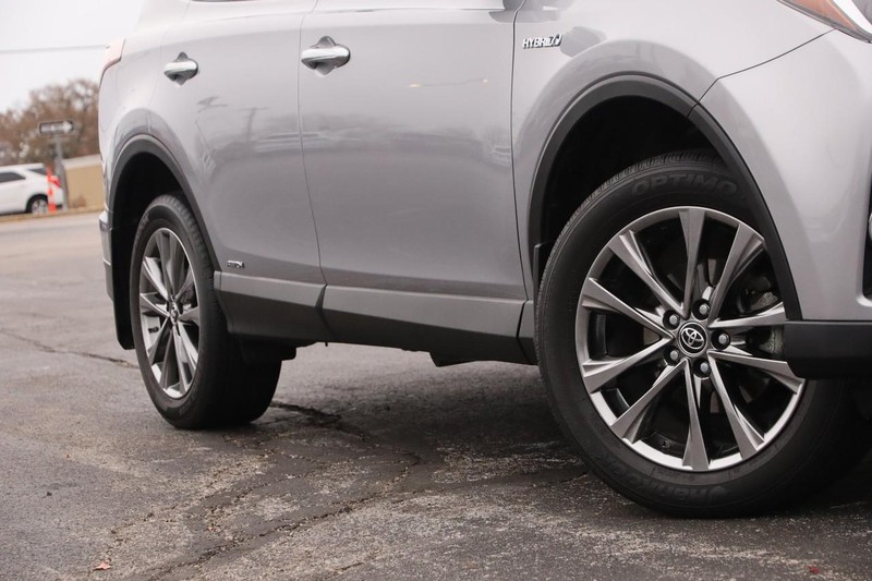 Toyota RAV4 Hybrid Vehicle Image 03