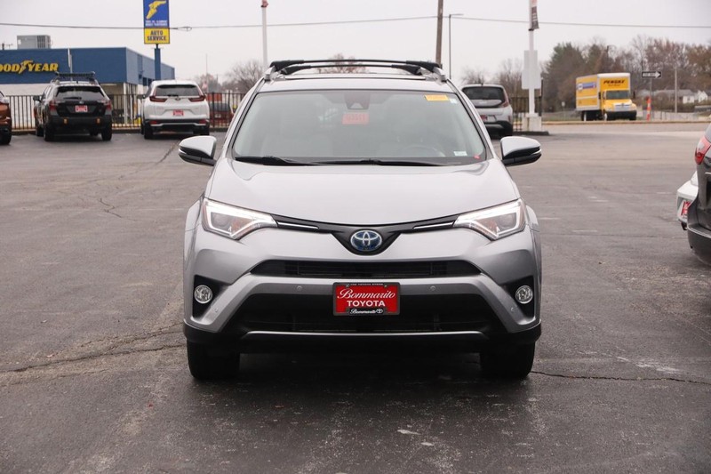 Toyota RAV4 Hybrid Vehicle Image 04