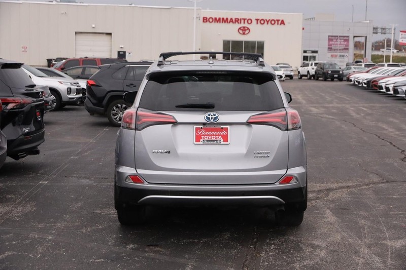 Toyota RAV4 Hybrid Vehicle Image 06