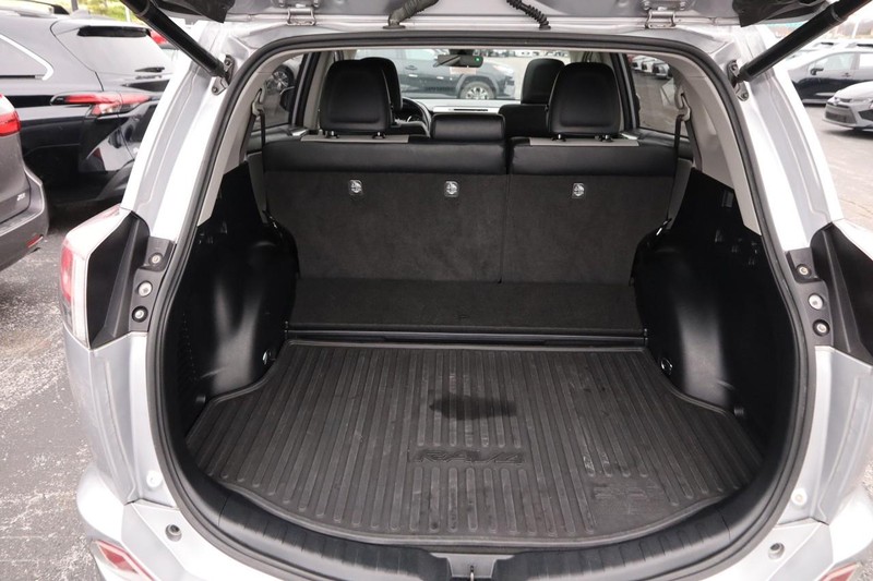 Toyota RAV4 Hybrid Vehicle Image 07