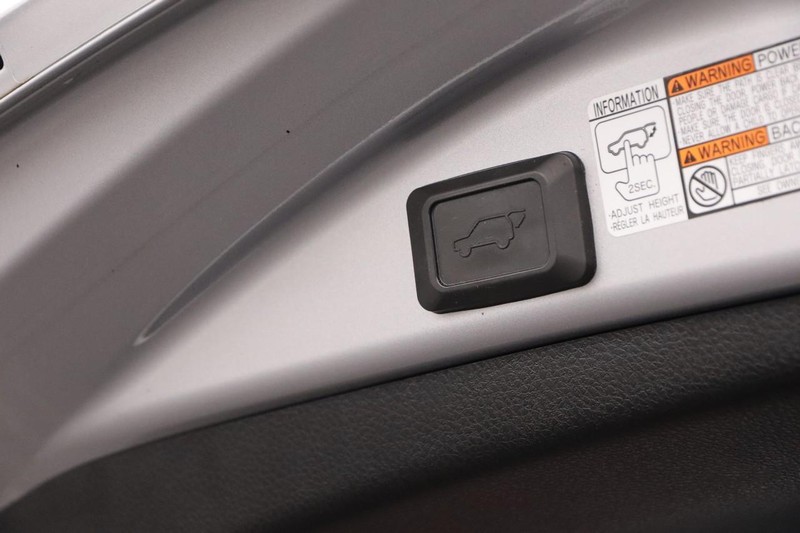 Toyota RAV4 Hybrid Vehicle Image 08