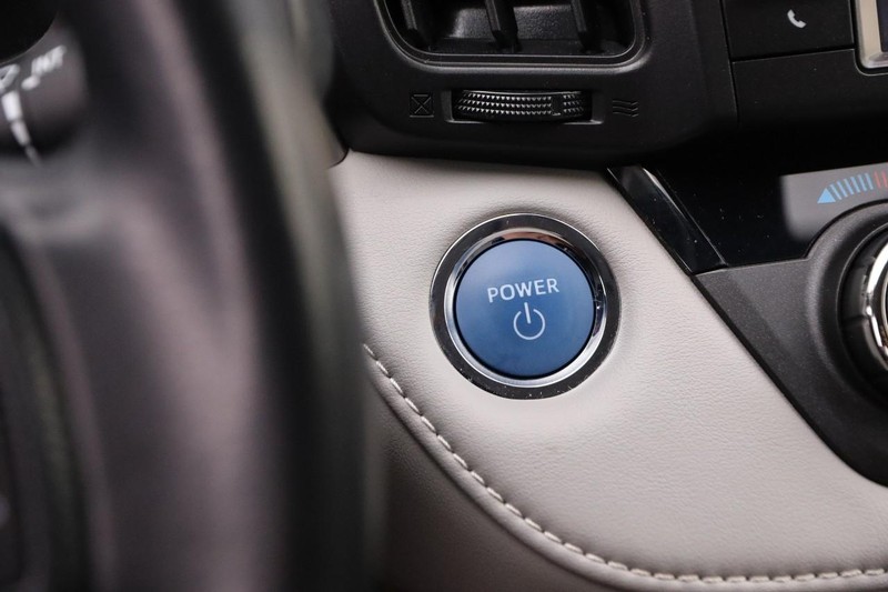 Toyota RAV4 Hybrid Vehicle Image 16