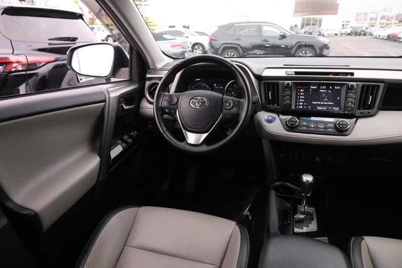 Toyota RAV4 Hybrid Vehicle Image 23