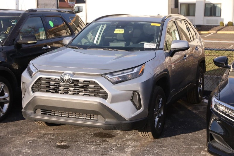 Toyota RAV4 Vehicle Image 04