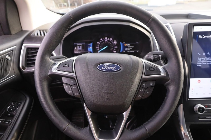 Ford Edge Vehicle Full-screen Gallery Image 11