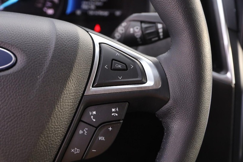 Ford Edge Vehicle Full-screen Gallery Image 13
