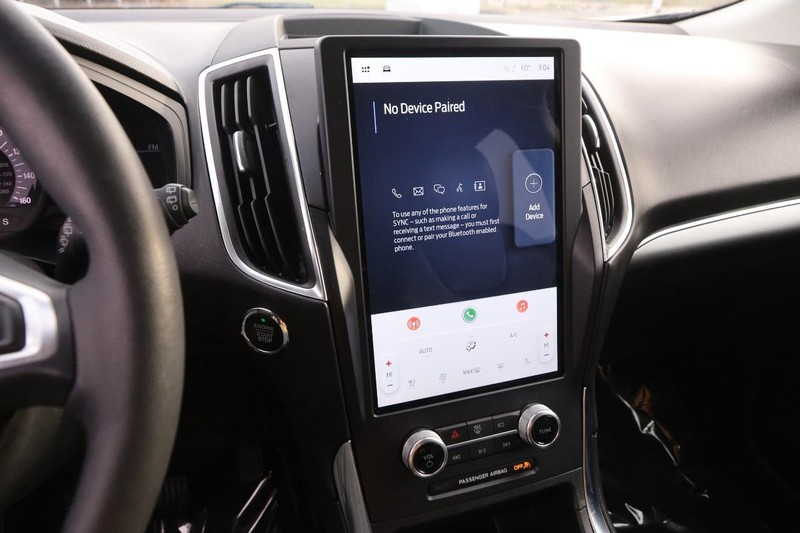 Ford Edge Vehicle Full-screen Gallery Image 16