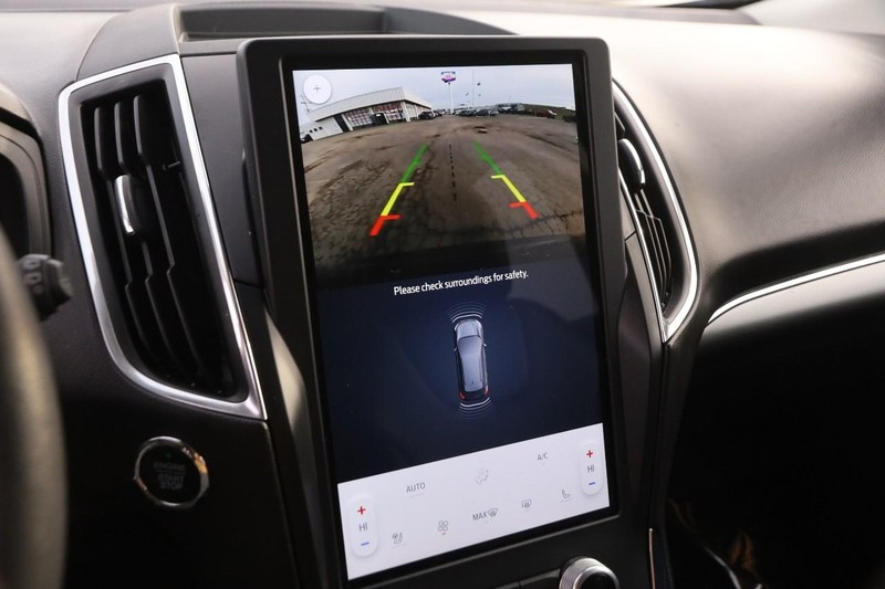 Ford Edge Vehicle Full-screen Gallery Image 17