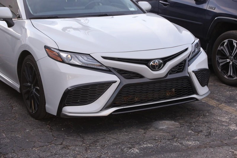 Toyota Camry Vehicle Image 02