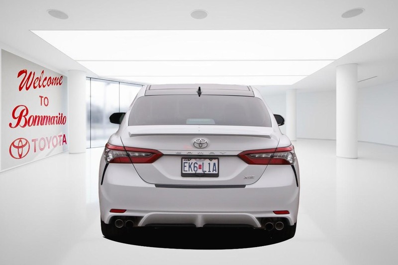 Toyota Camry Vehicle Image 06