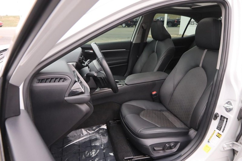 Toyota Camry Vehicle Image 08