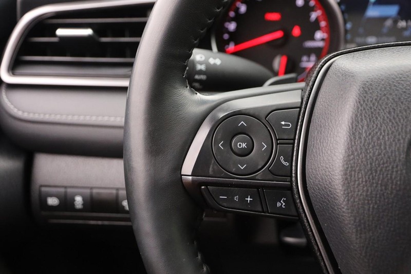 Toyota Camry Vehicle Image 12