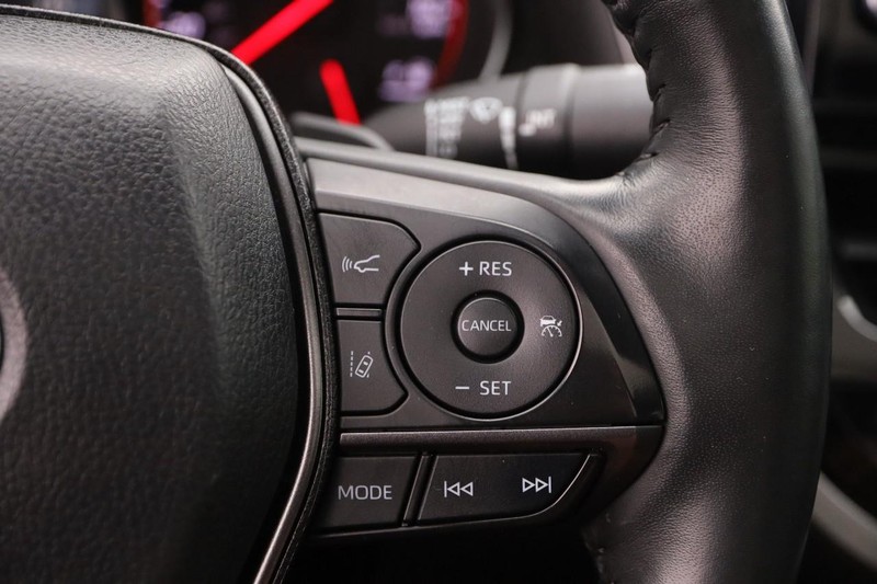 Toyota Camry Vehicle Image 13