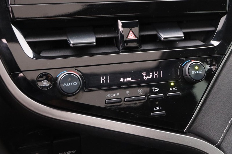 Toyota Camry Vehicle Image 18