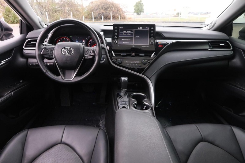 Toyota Camry Vehicle Image 22