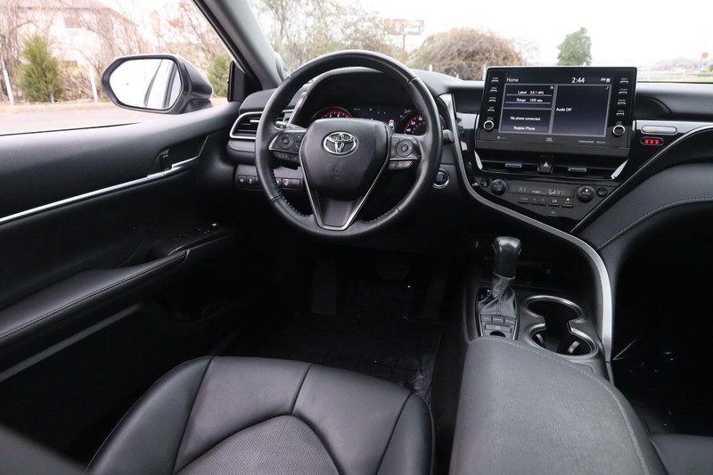 Toyota Camry Vehicle Image 23