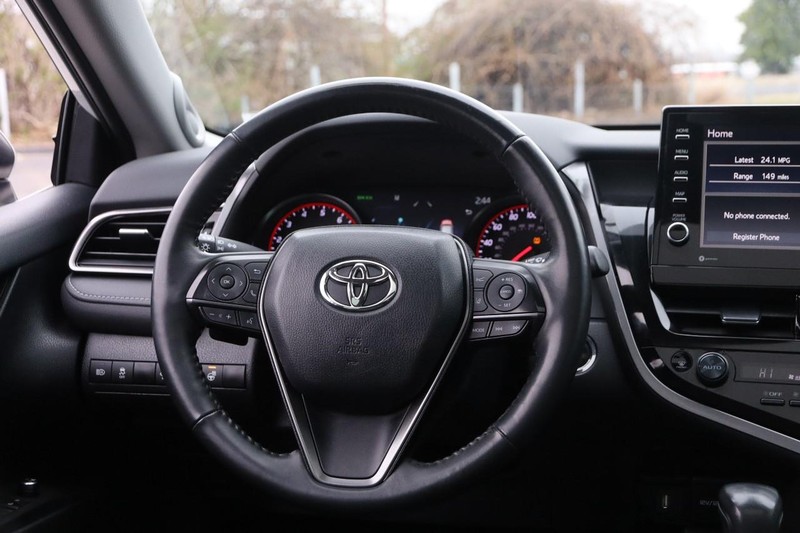 Toyota Camry Vehicle Image 24