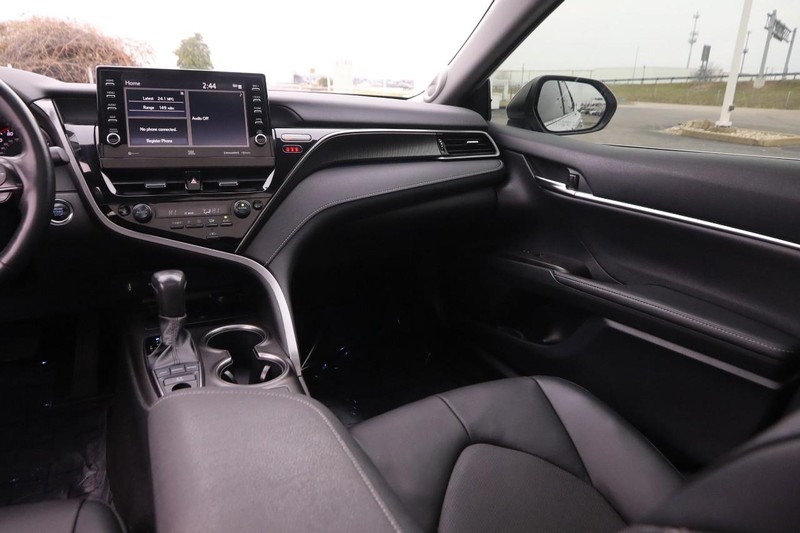 Toyota Camry Vehicle Image 26