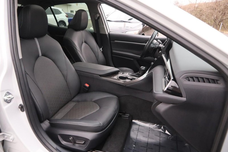 Toyota Camry Vehicle Image 27