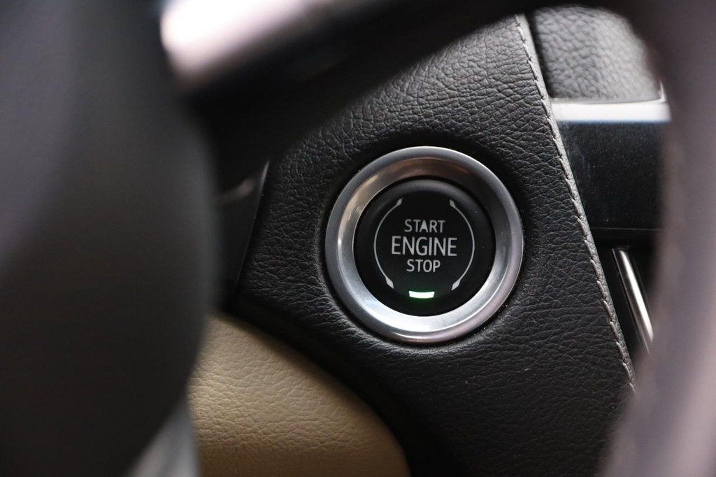 Cadillac CT5 Vehicle Full-screen Gallery Image 14