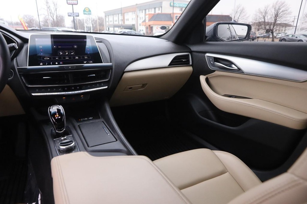 Cadillac CT5 Vehicle Full-screen Gallery Image 25