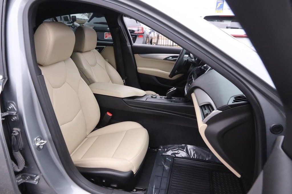 Cadillac CT5 Vehicle Full-screen Gallery Image 26