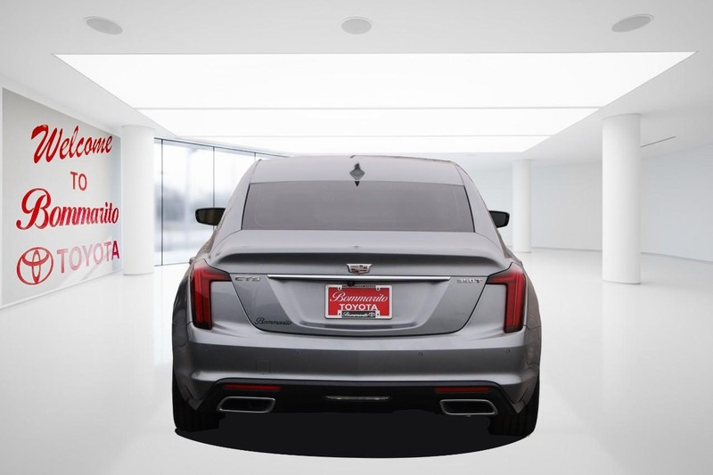 Cadillac CT5 Vehicle Full-screen Gallery Image 06
