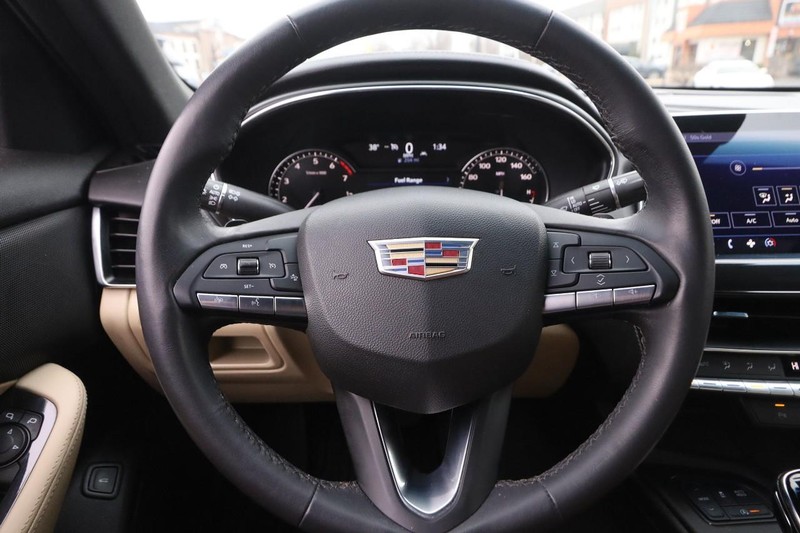 Cadillac CT5 Vehicle Full-screen Gallery Image 10