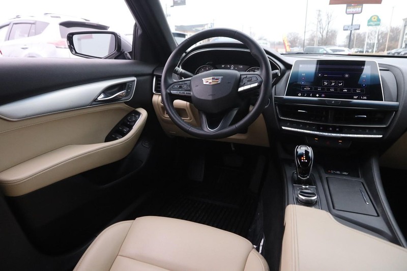 Cadillac CT5 Vehicle Full-screen Gallery Image 22