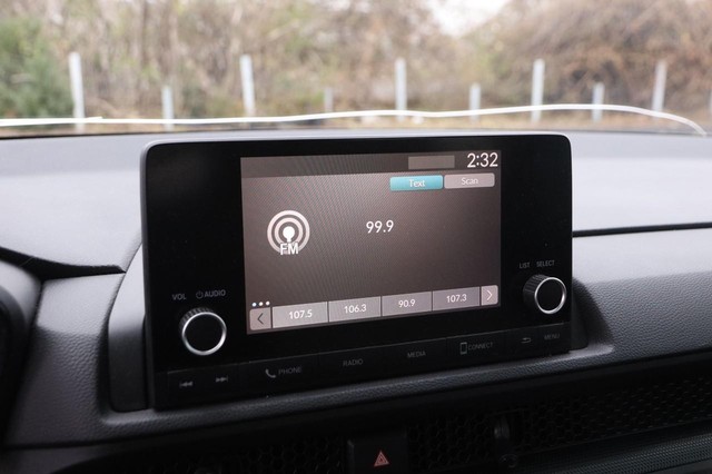 Honda CR-V Vehicle Image 16