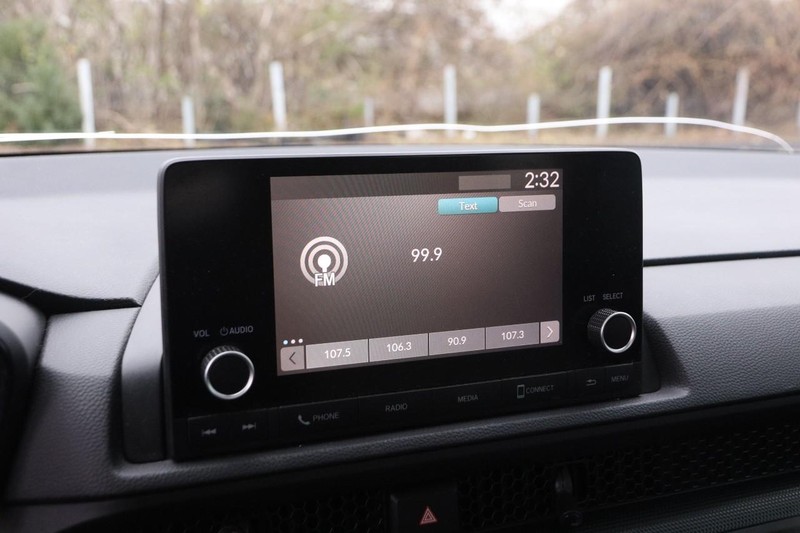 Honda CR-V Vehicle Full-screen Gallery Image 16