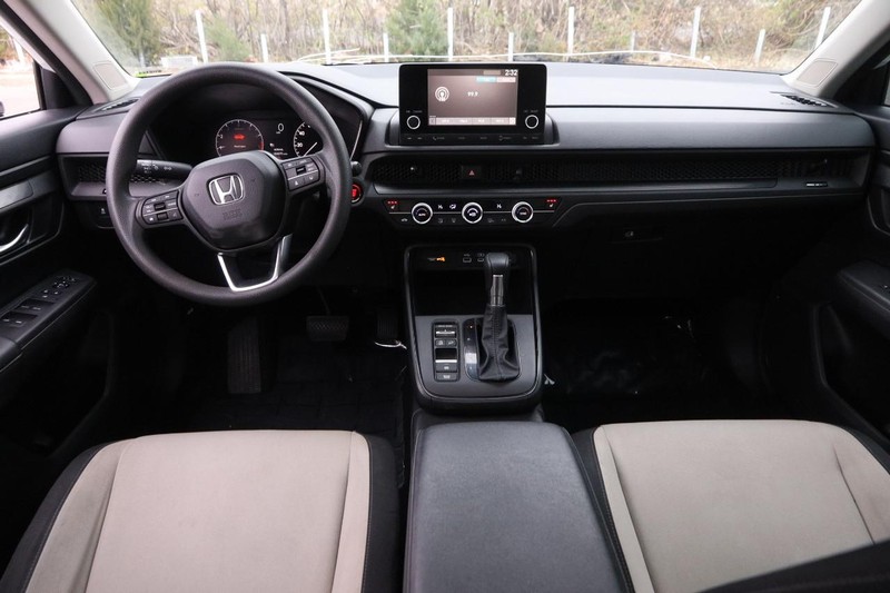 Honda CR-V Vehicle Full-screen Gallery Image 20