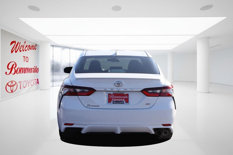 Toyota Camry Vehicle Image 06