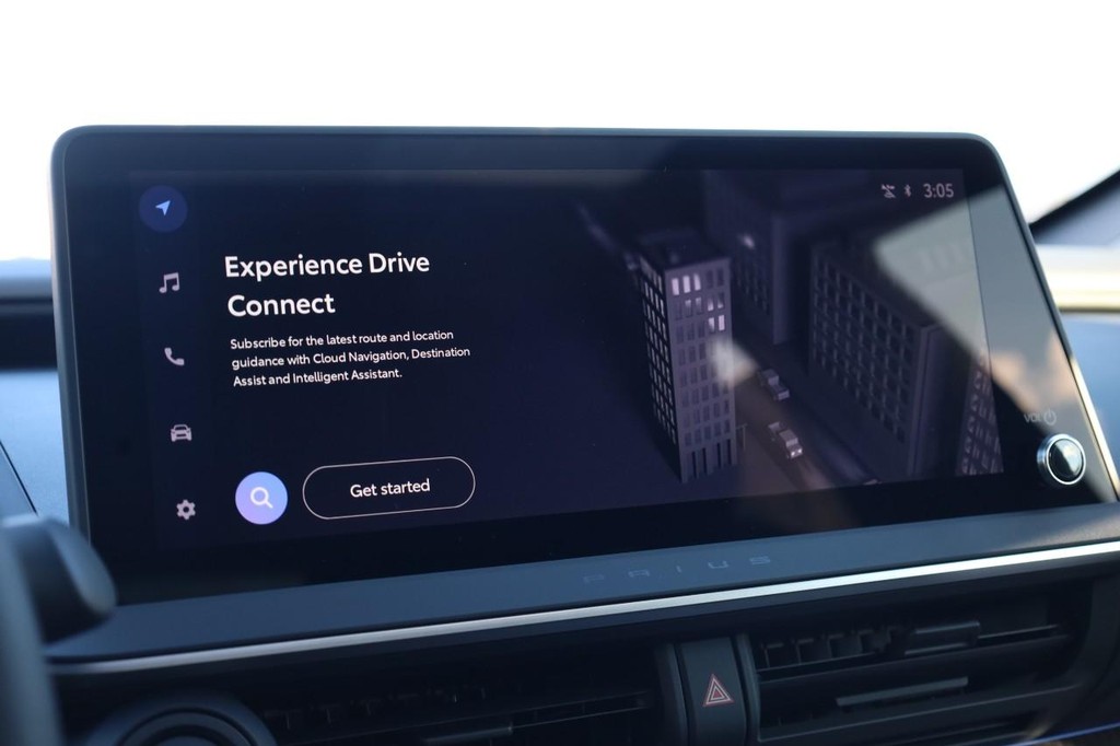 Toyota Prius Vehicle Full-screen Gallery Image 12