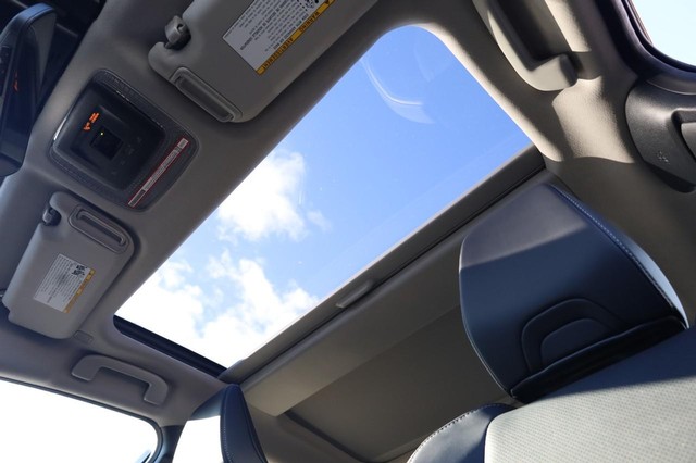 Toyota Prius Vehicle Image 09